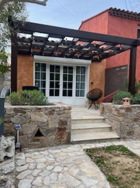 Ferienwohnung Dependance Individuelle Nans-les-Pins Exterior foto